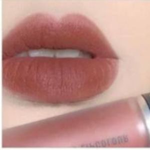 ❇️🧚‍♀️OVER THE TAUPE Mac Cosmetics Powder Kiss LipColour NWT